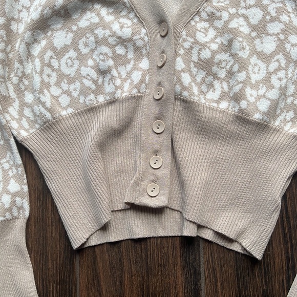 NWT Express Animal Print Cardigan, Size Small - Picture 3 of 5